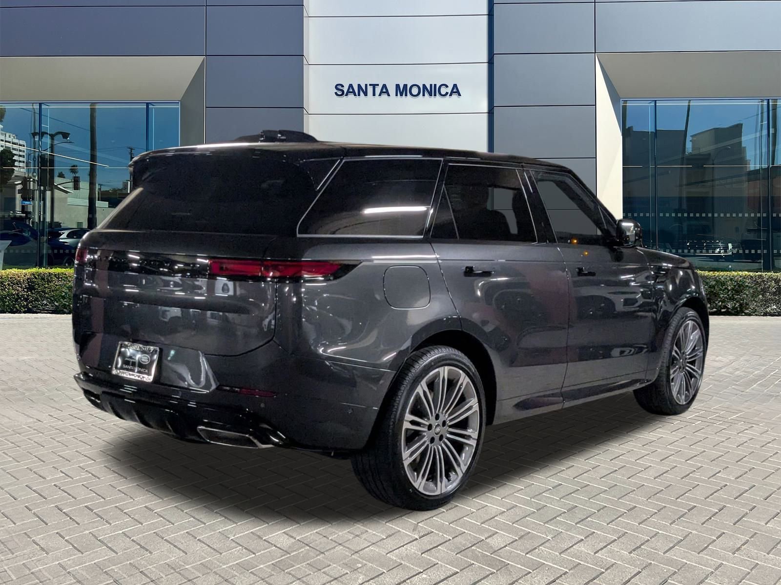 2025 Land Rover Range Rover Sport P400 Dynamic SE photo 2