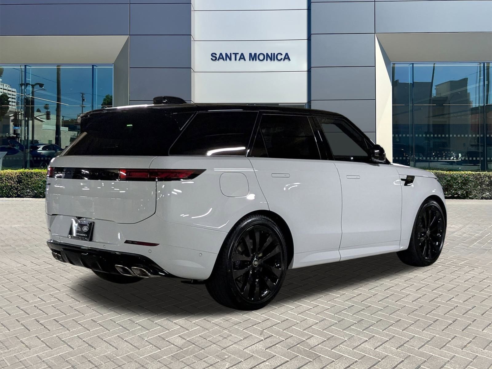 2025 Land Rover Range Rover Sport SE photo 2
