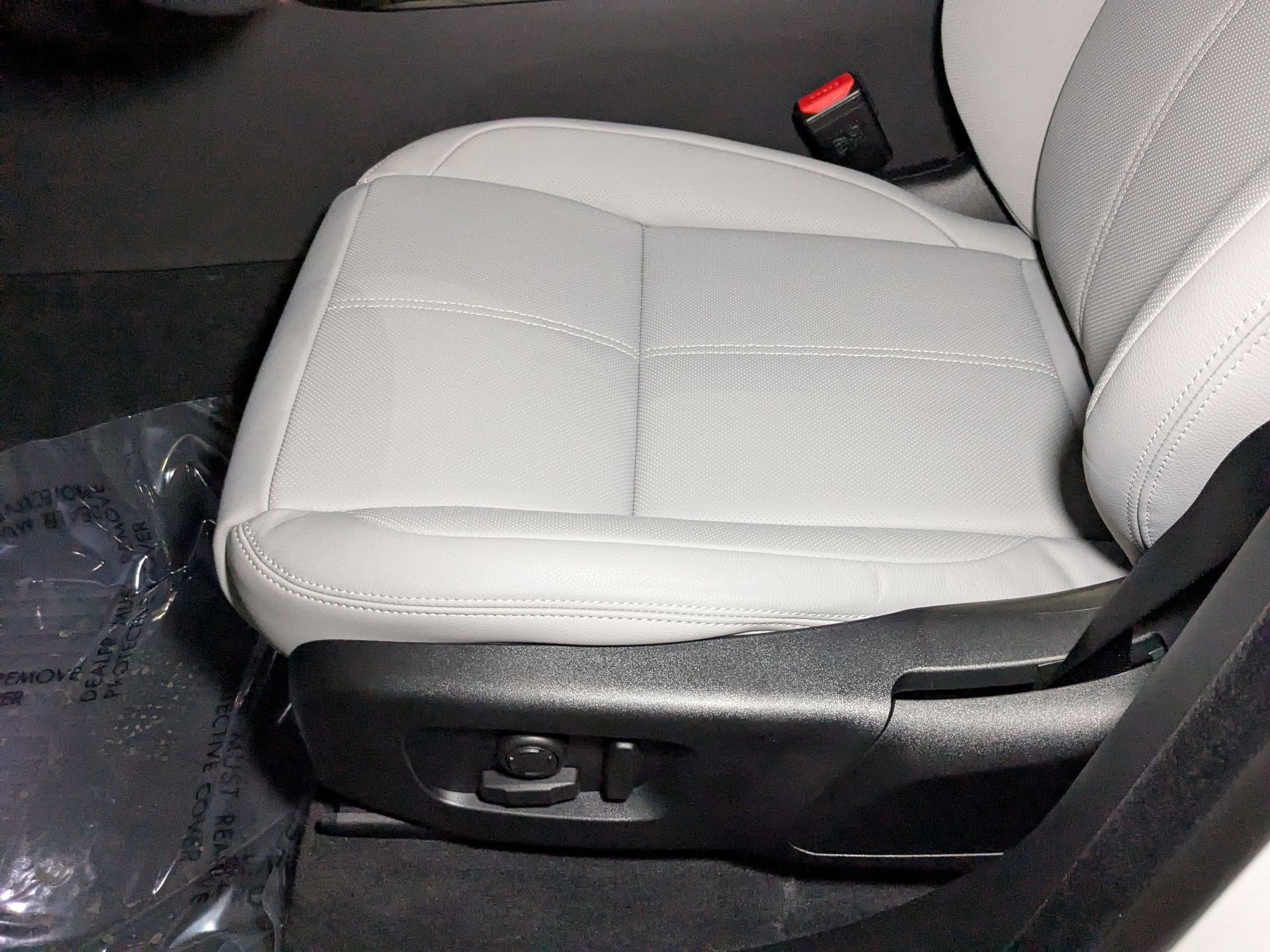 2026 Land Rover Range Rover Velar S photo 4