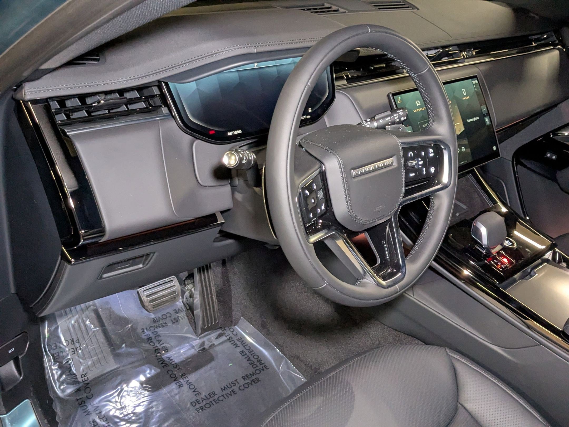 2025 Land Rover Range Rover Sport P360 SE photo 3