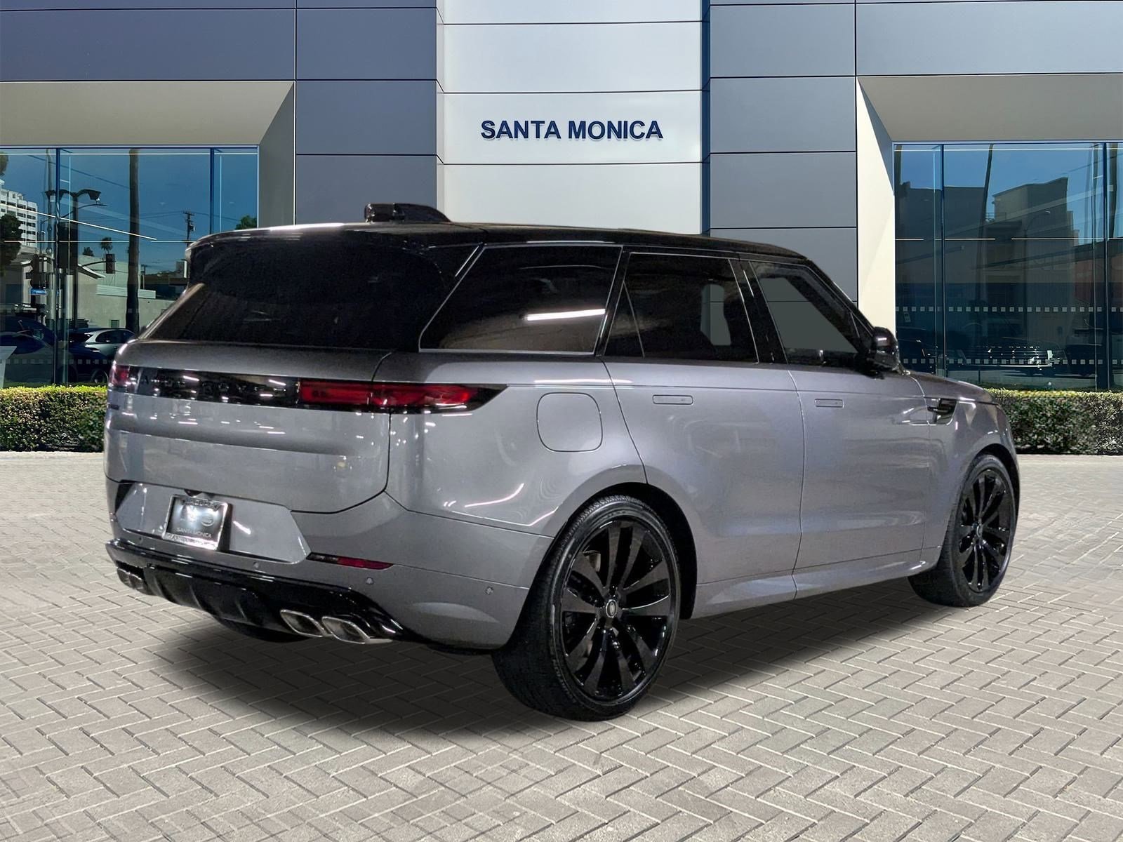 2025 Land Rover Range Rover Sport SE photo 2