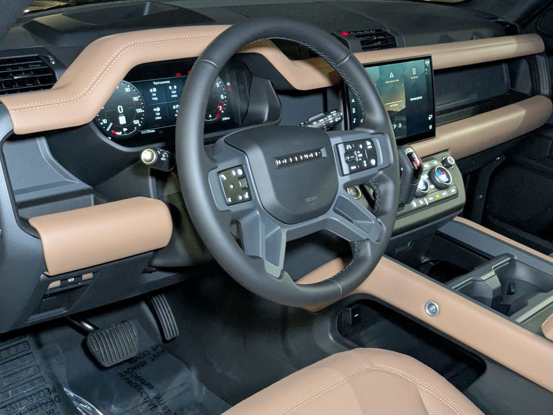 2025 Land Rover Defender 110 S photo 3