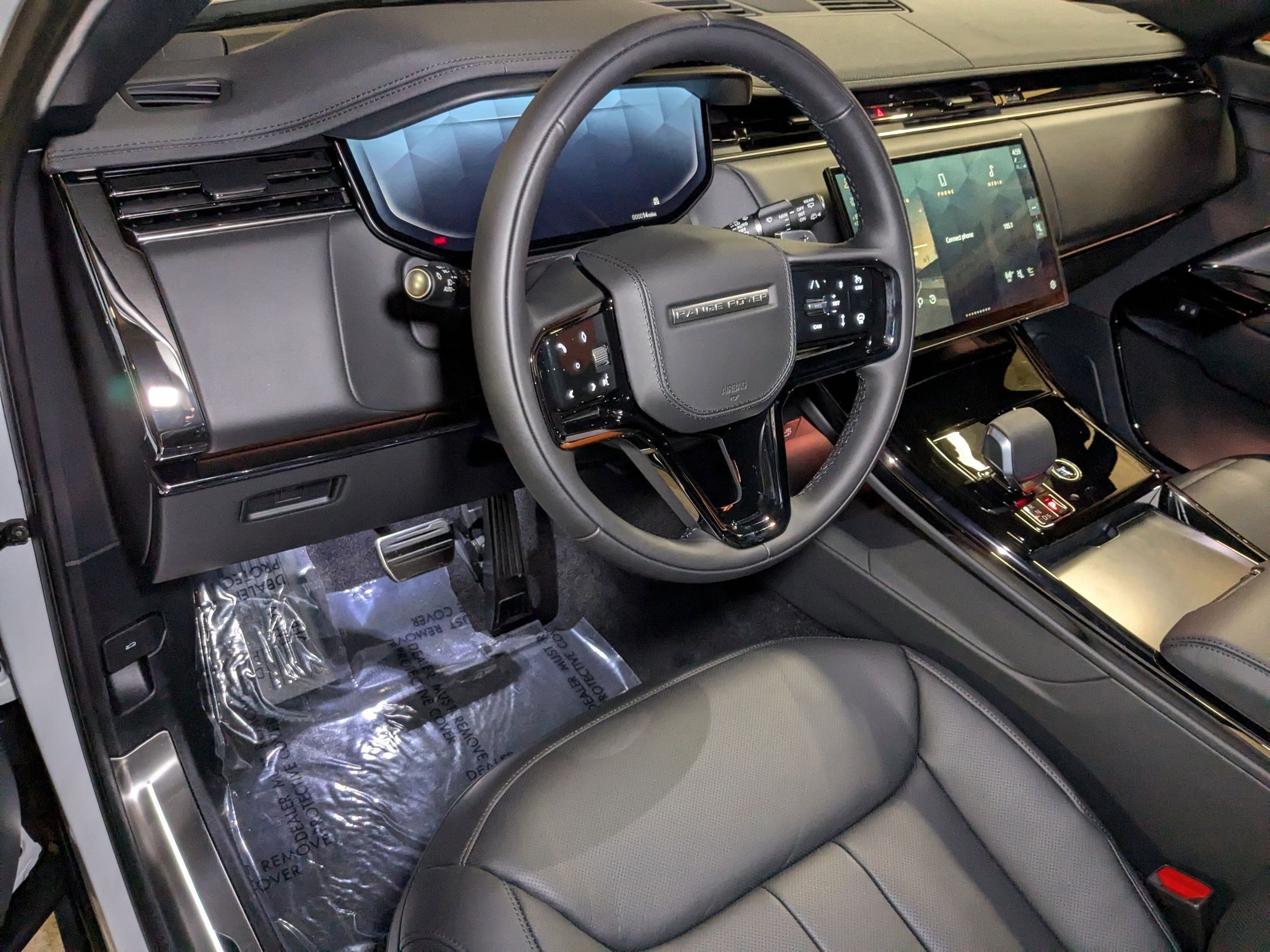 2025 Land Rover Range Rover Sport SE photo 3