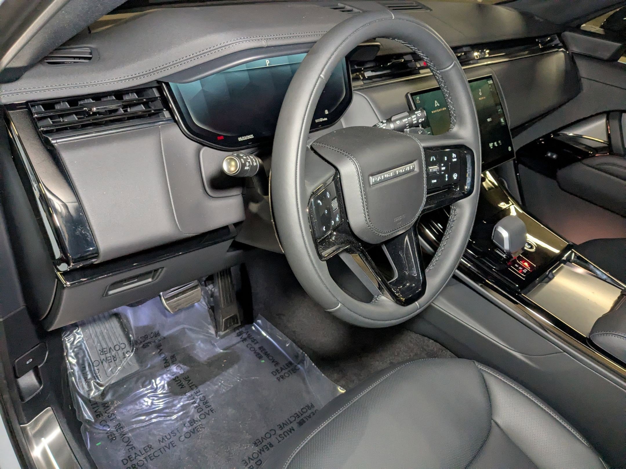 2025 Land Rover Range Rover Sport SE photo 3