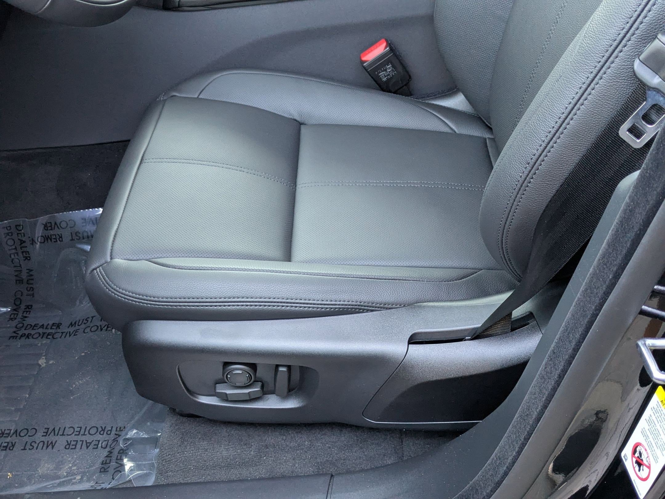 2026 Land Rover Range Rover Velar SE photo 4