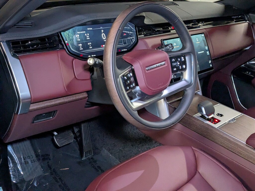 New 2025 Land Rover Range Rover SE P530 SE SWB