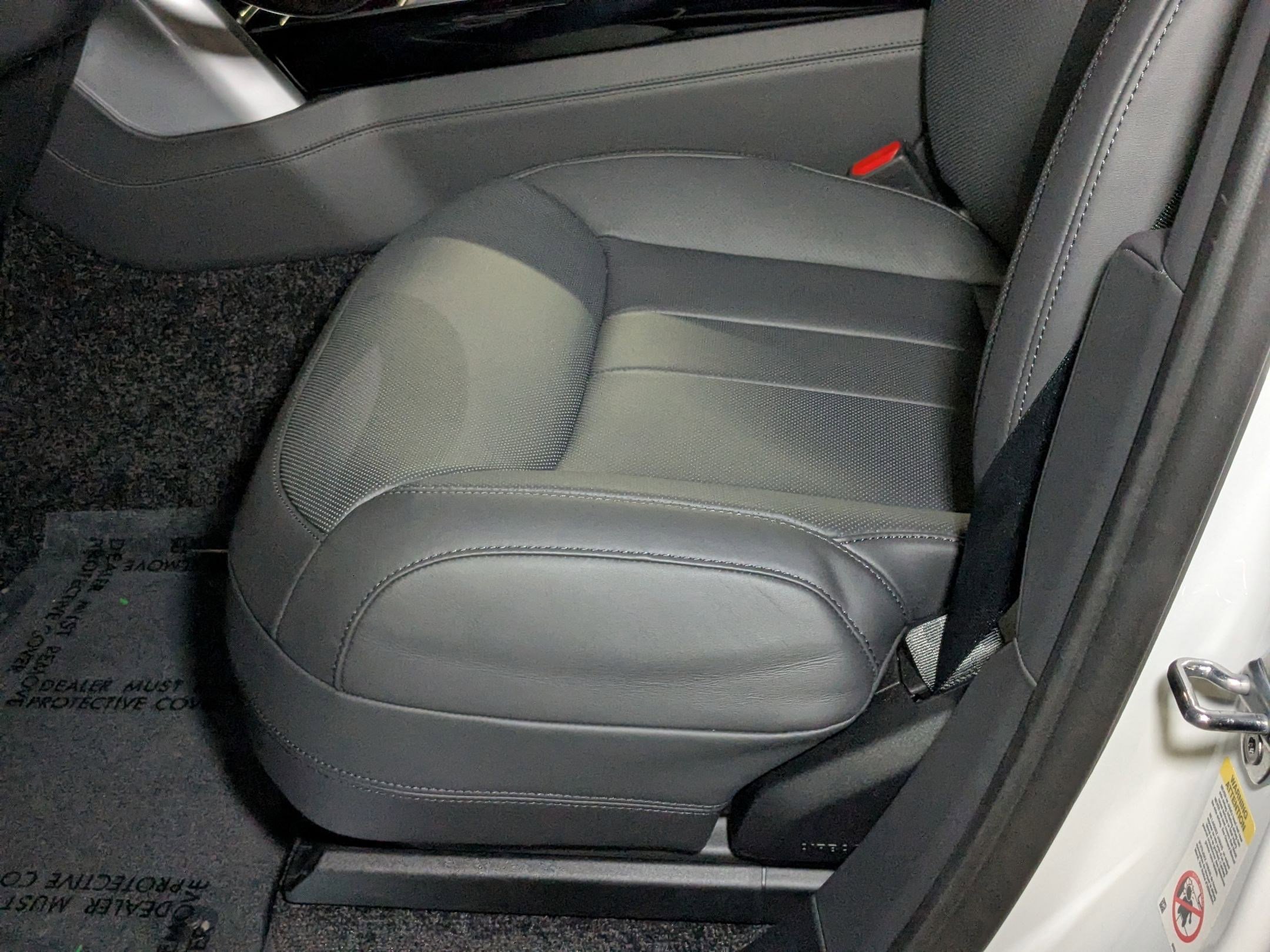 2025 Land Rover Range Rover SE photo 4