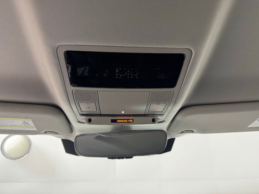 2023 LAND ROVER DEFENDER - Image 26