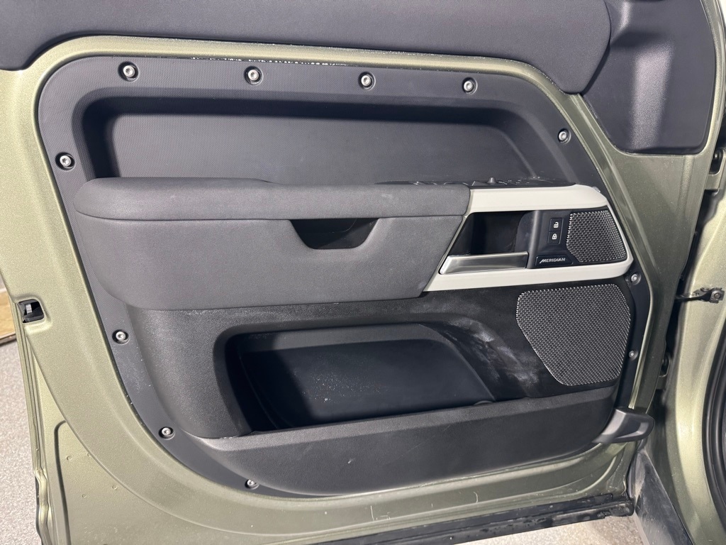 2023 LAND ROVER DEFENDER - Image 10