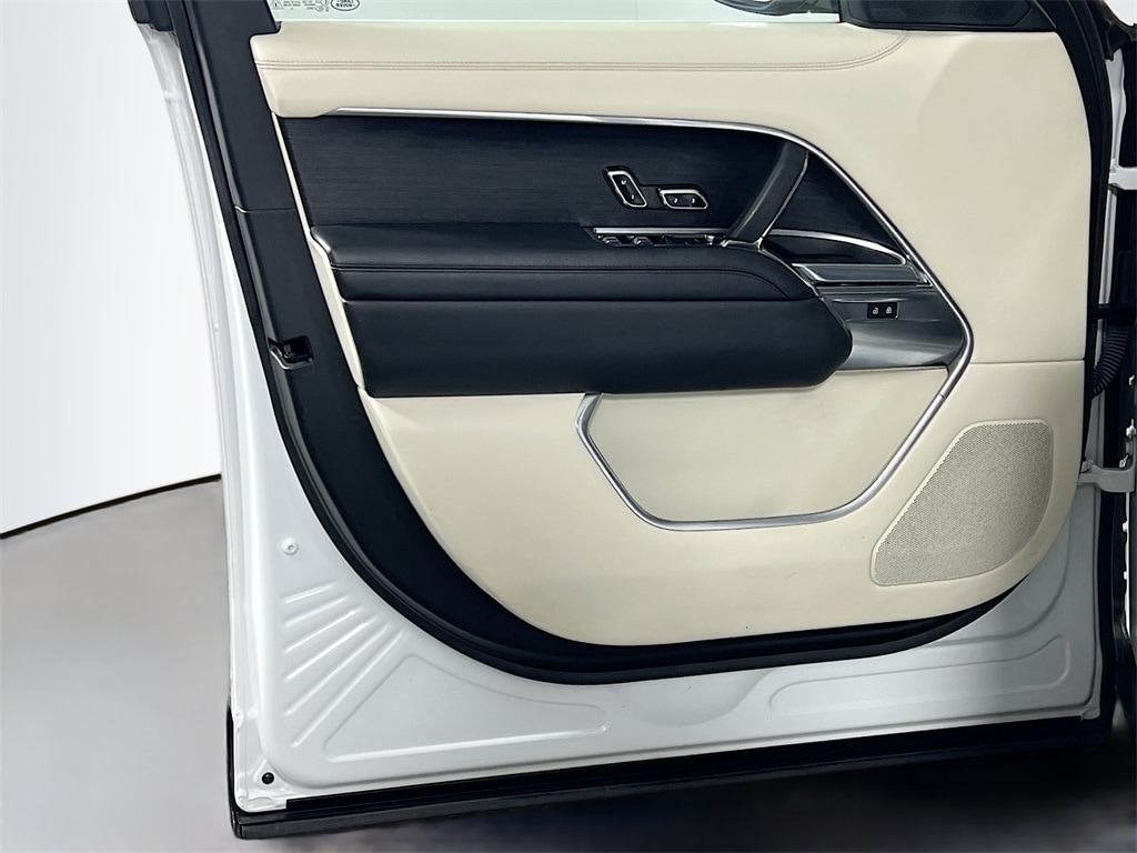 2022 LAND ROVER NEW RANGE ROVER - Image 18