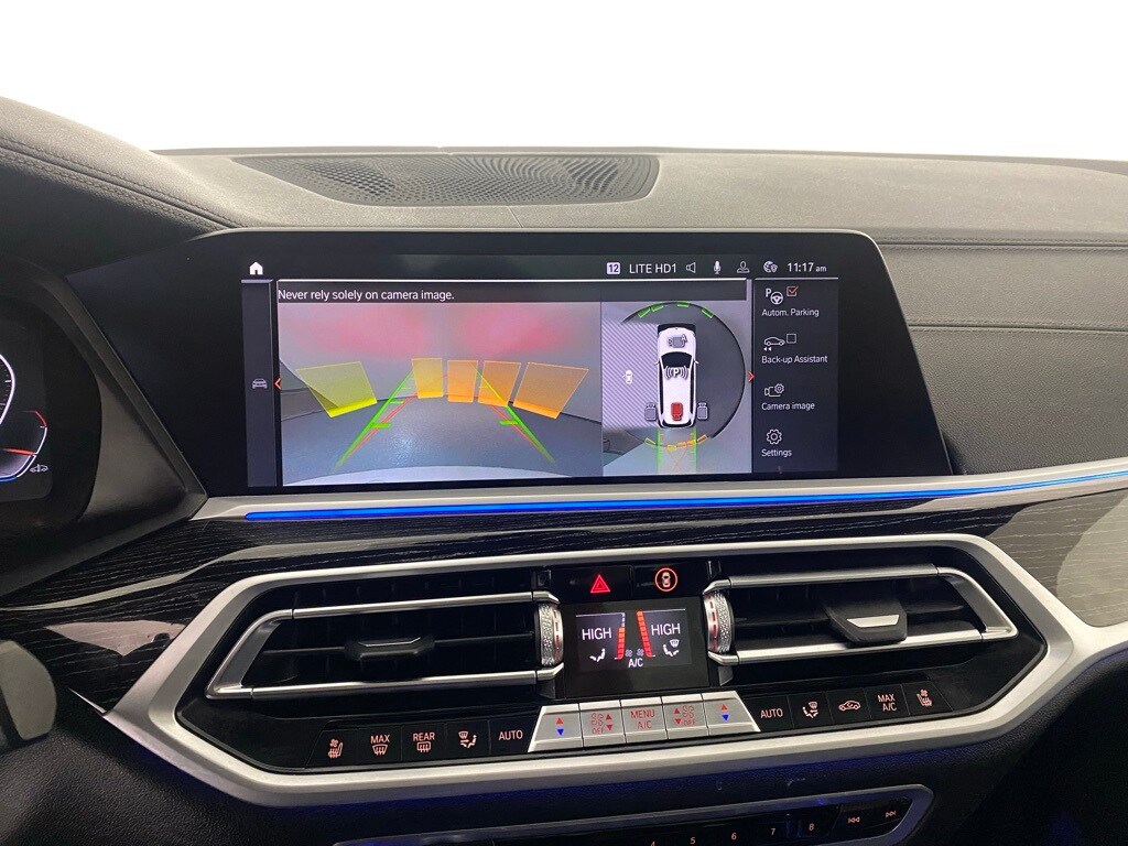 2021 BMW X7 - Image 17