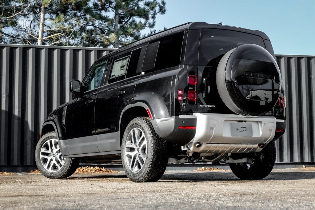 2025 LAND ROVER DEFENDER - Image 2