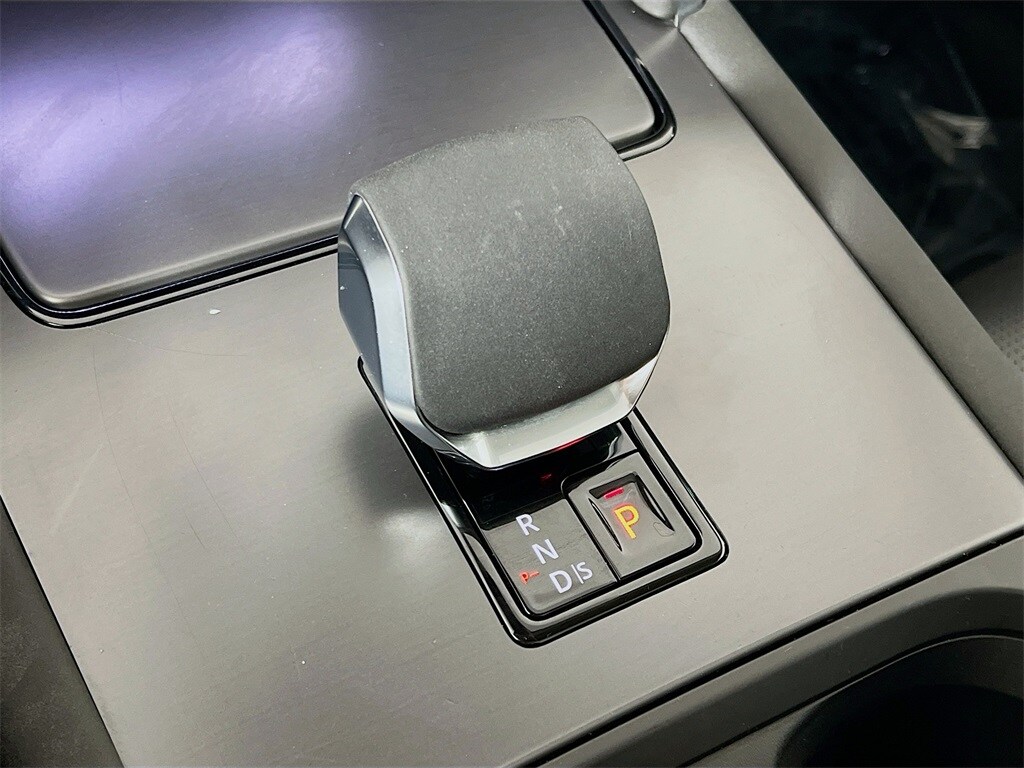 2025 LAND ROVER DISCOVERY SPORT - Image 17