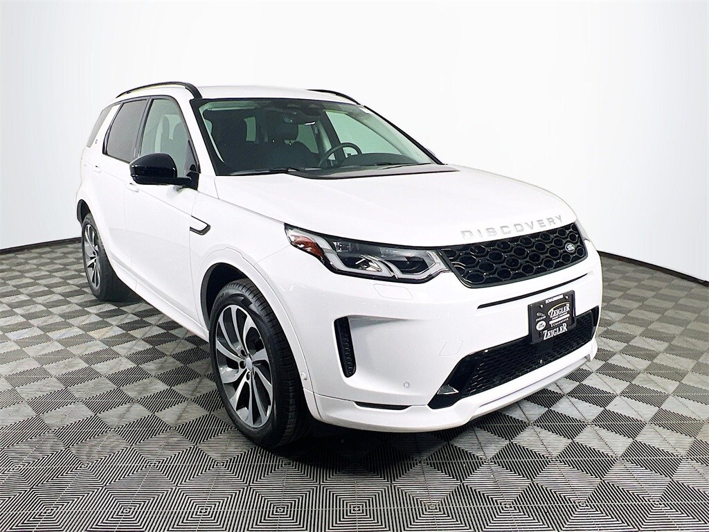 2024 Land Rover Discovery Sport S photo 3
