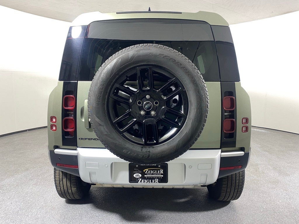 2025 LAND ROVER DEFENDER - Image 4