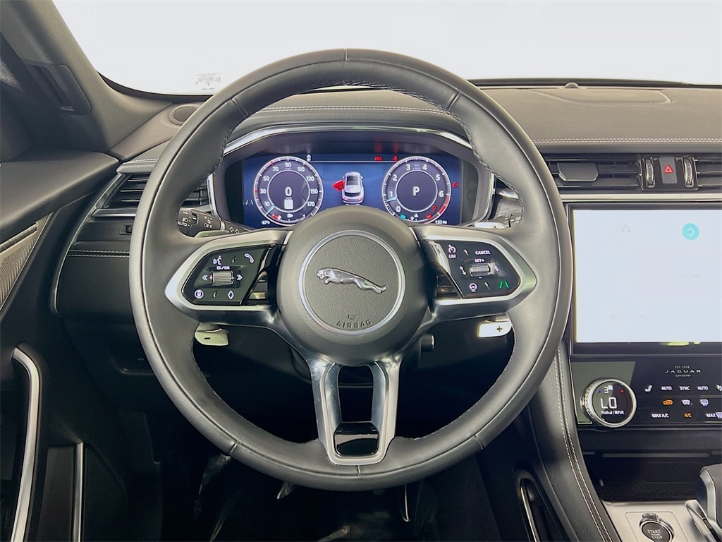 2025 JAGUAR F-PACE - Image 11