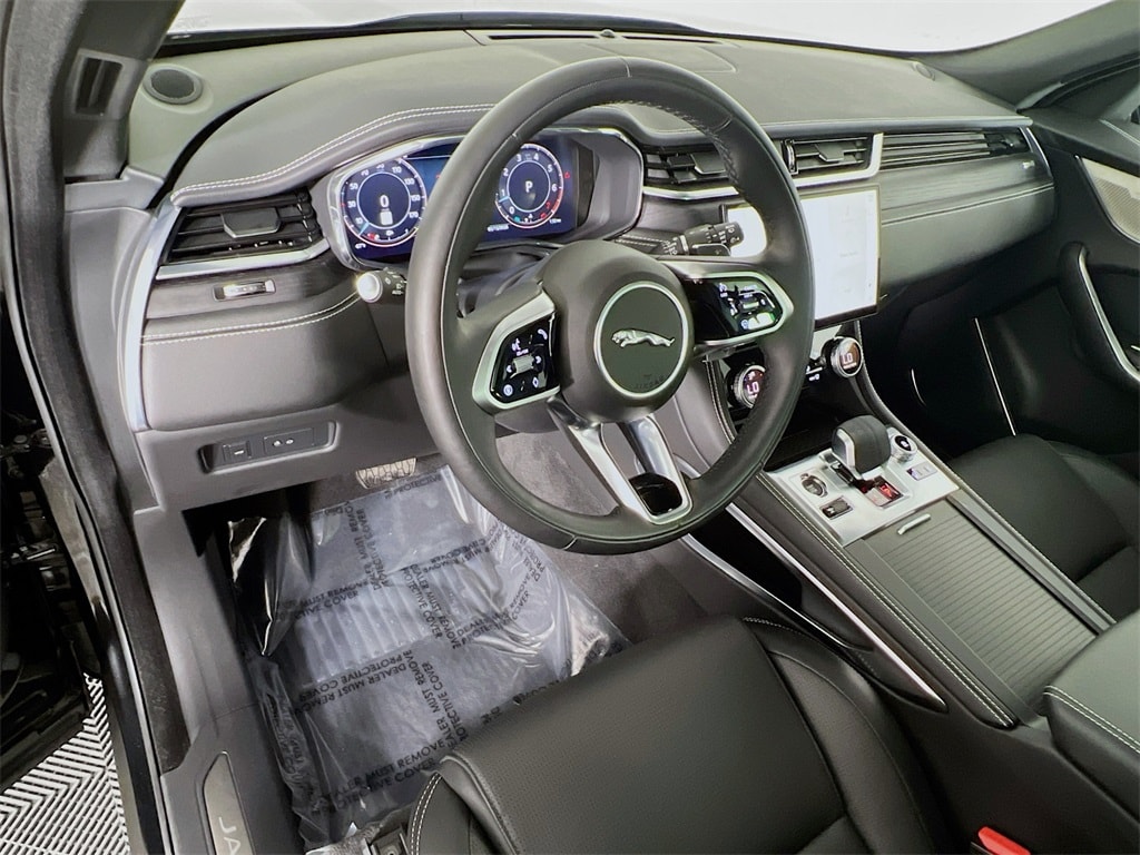 2025 JAGUAR F-PACE - Image 9