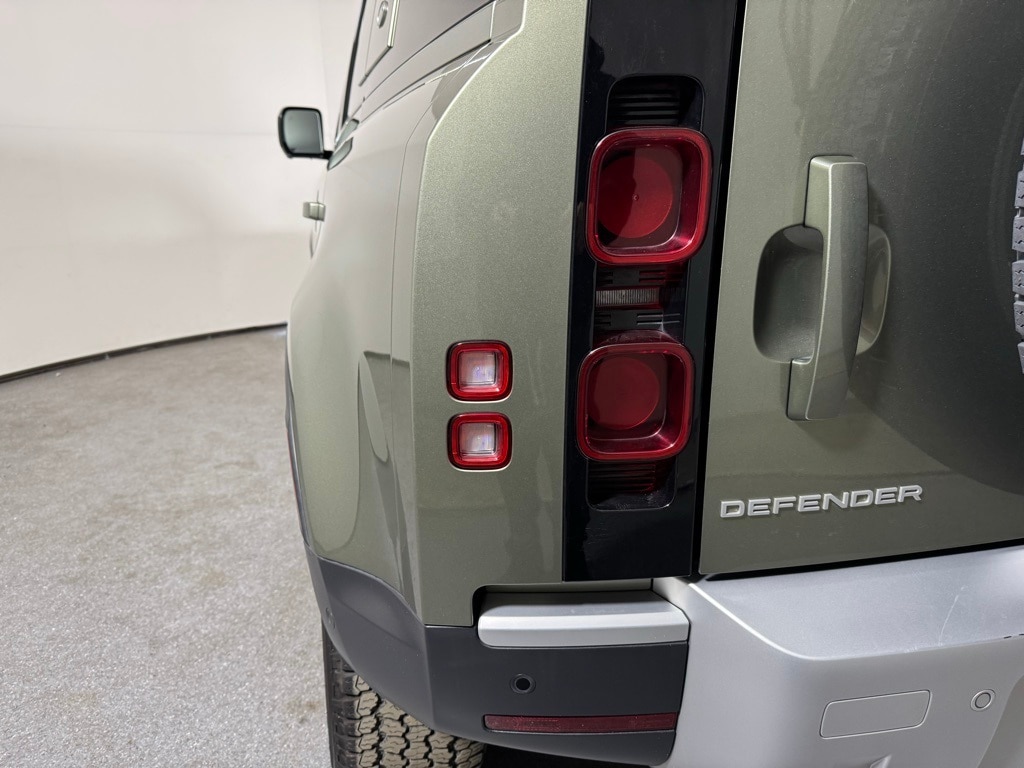 2023 LAND ROVER DEFENDER - Image 9