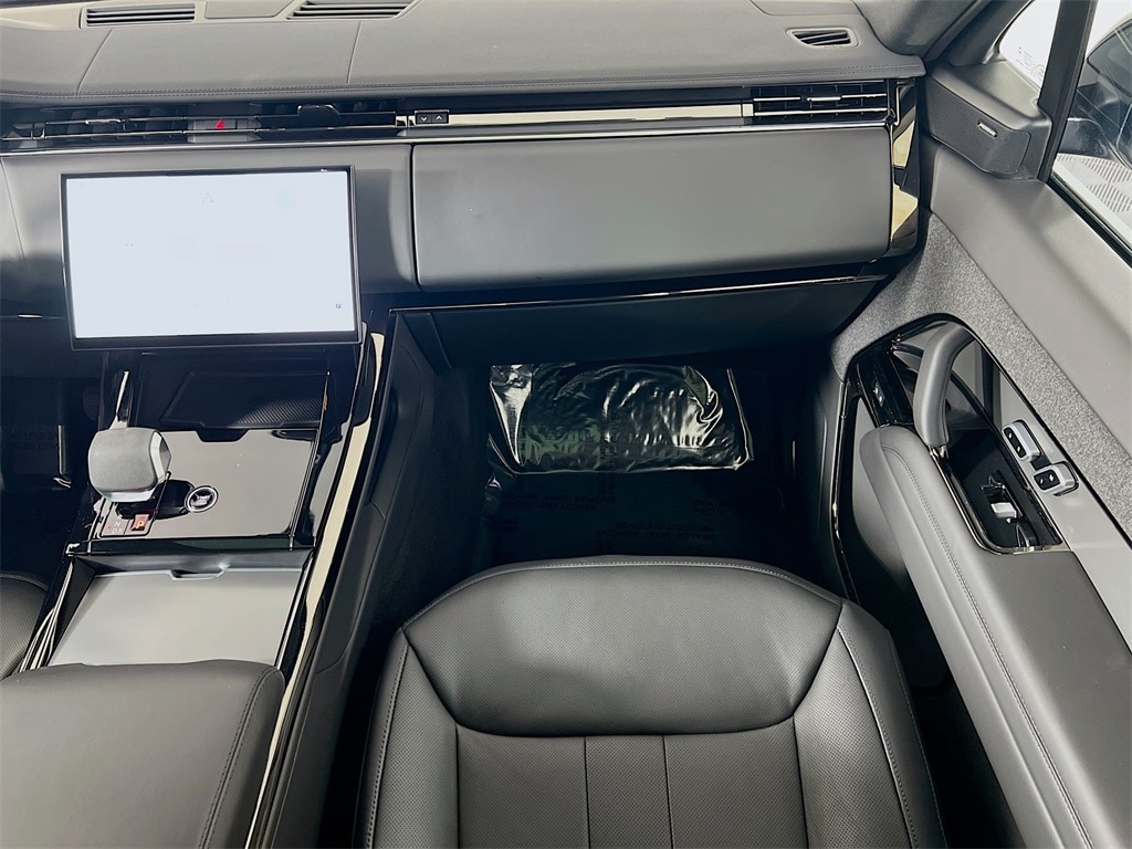 2025 LAND ROVER RANGE ROVER SPORT - Image 25