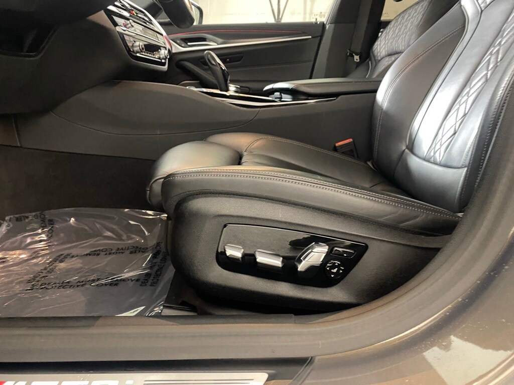 2023 BMW M550I - Image 17