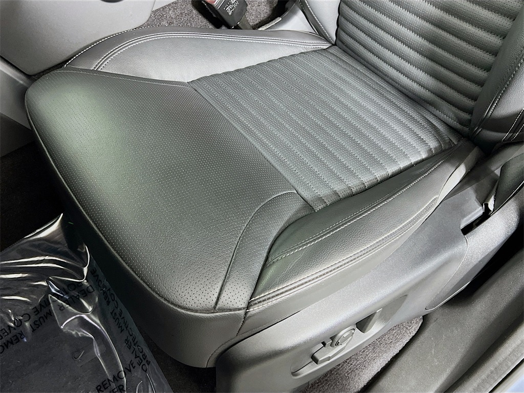 2025 LAND ROVER DISCOVERY - Image 20