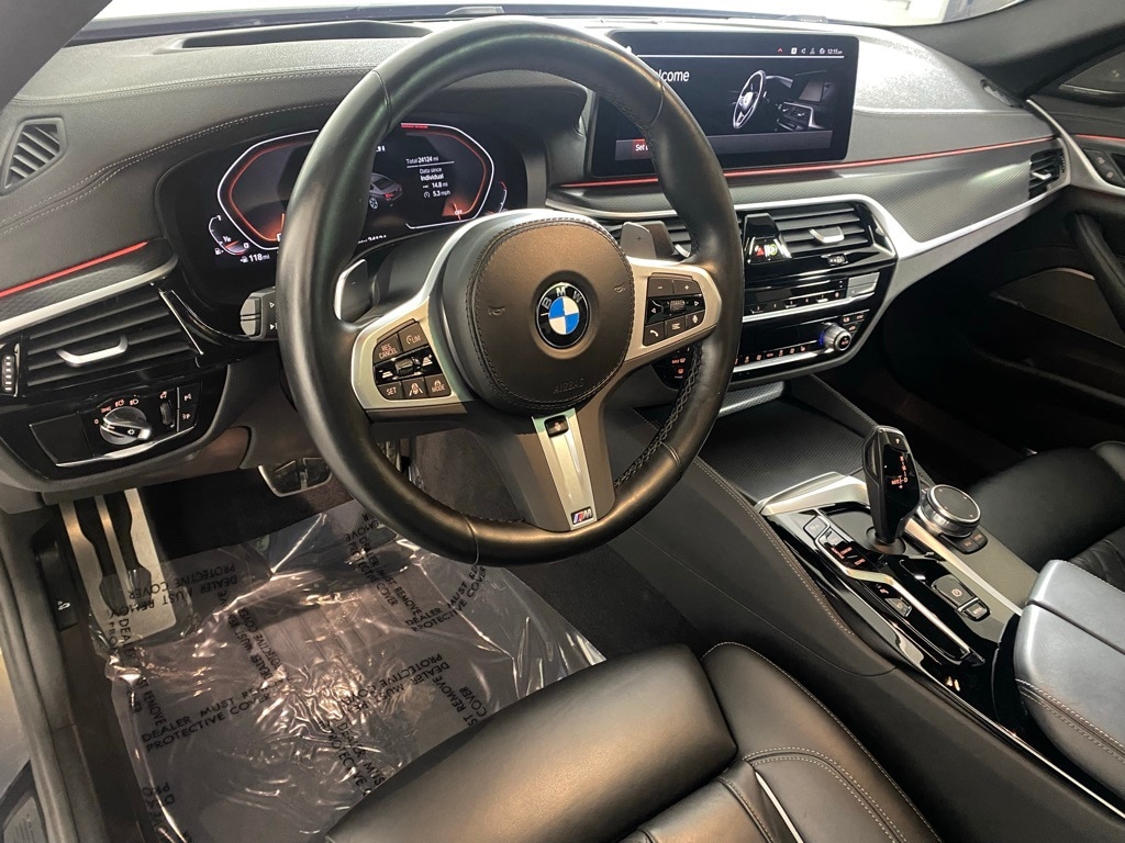 2023 BMW M550I - Image 11