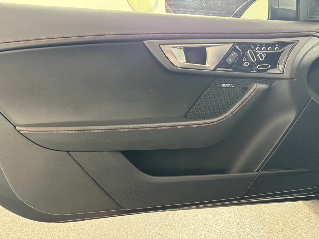 2017 JAGUAR F-TYPE - Image 11