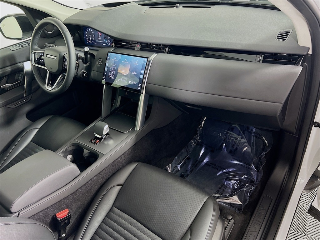 2025 LAND ROVER DISCOVERY SPORT - Image 31