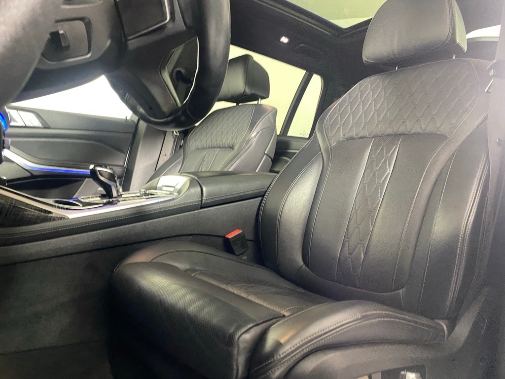 2021 BMW X7 - Image 13