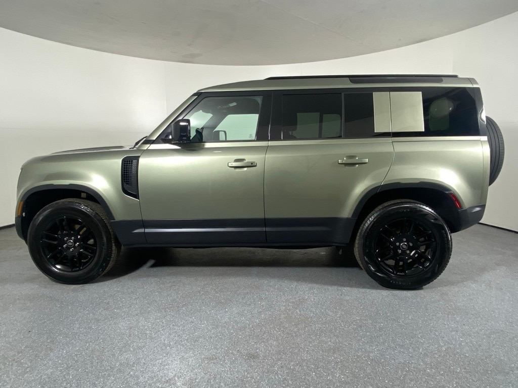 2025 LAND ROVER DEFENDER - Image 9