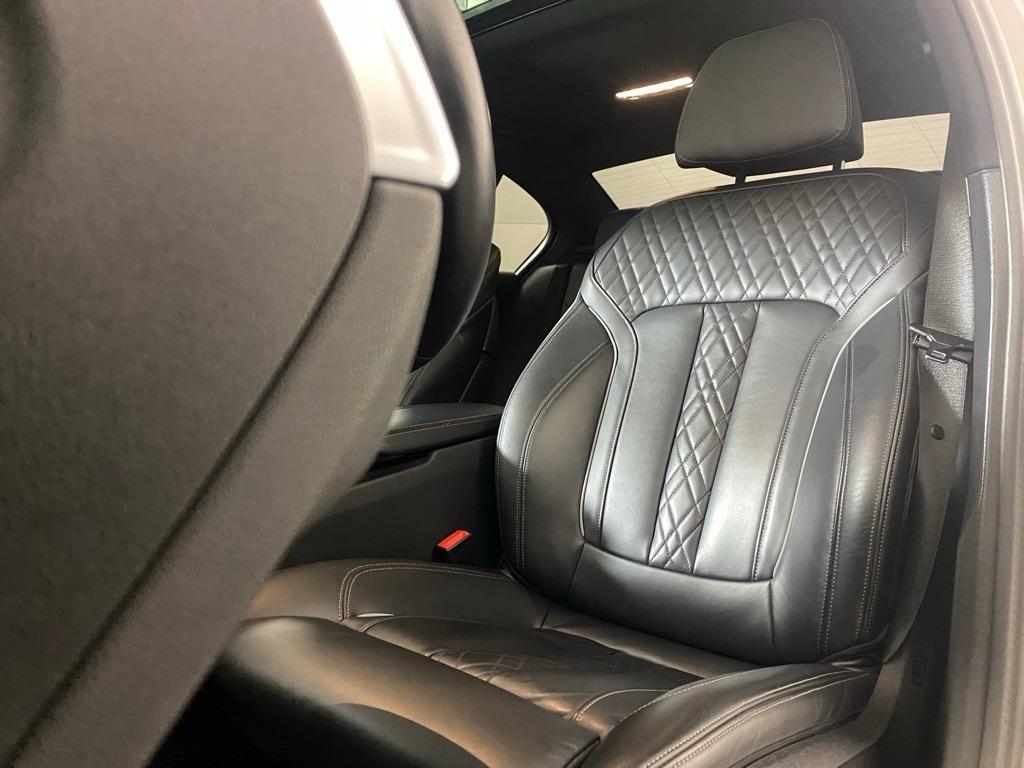 2023 BMW M550I - Image 18