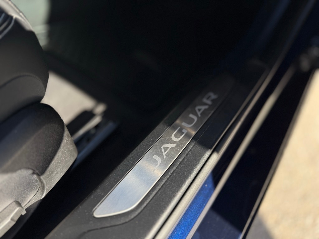 2024 JAGUAR XF - Image 16