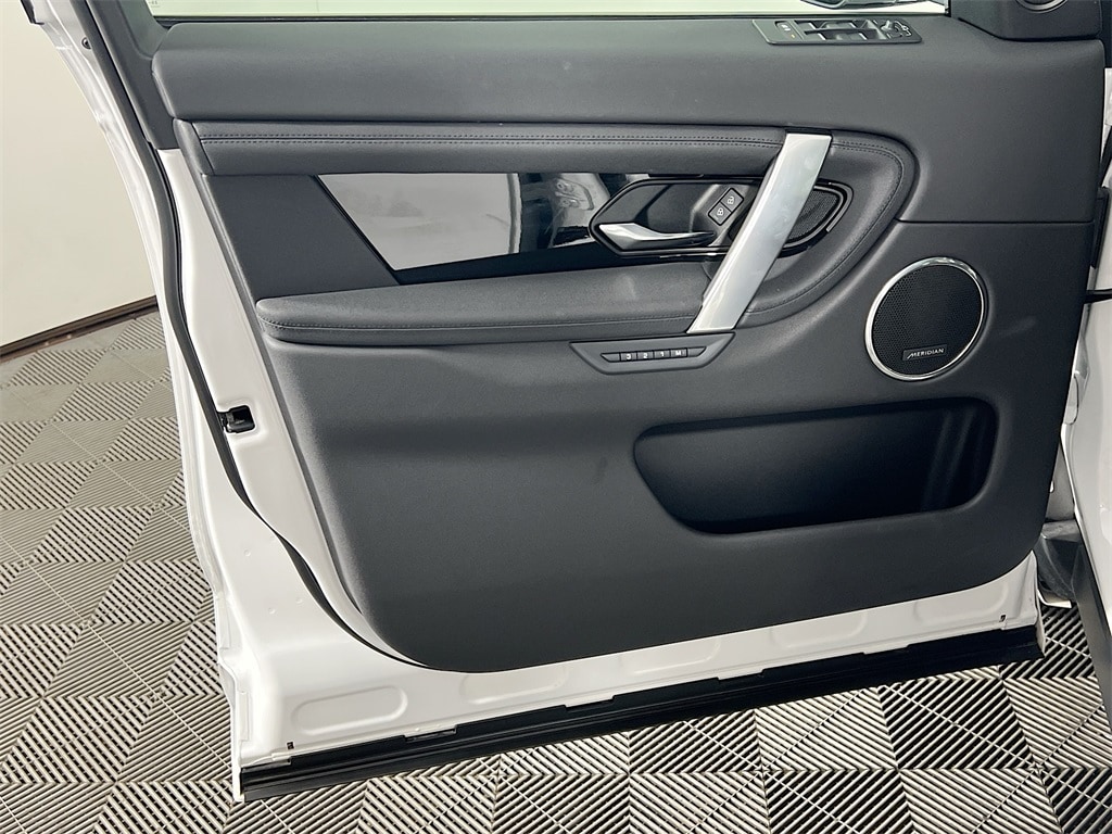 2024 LAND ROVER DISCOVERY SPORT - Image 18