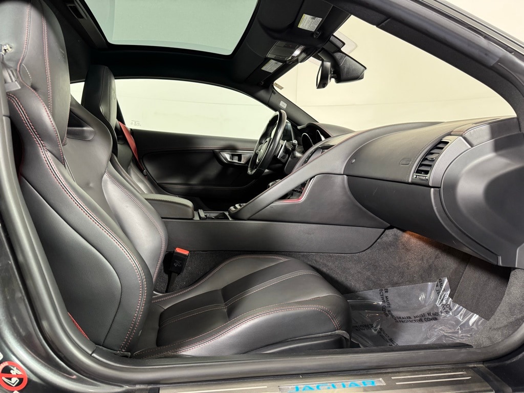 2017 JAGUAR F-TYPE - Image 32