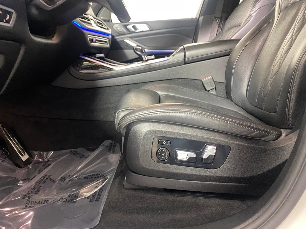 2021 BMW X7 - Image 16