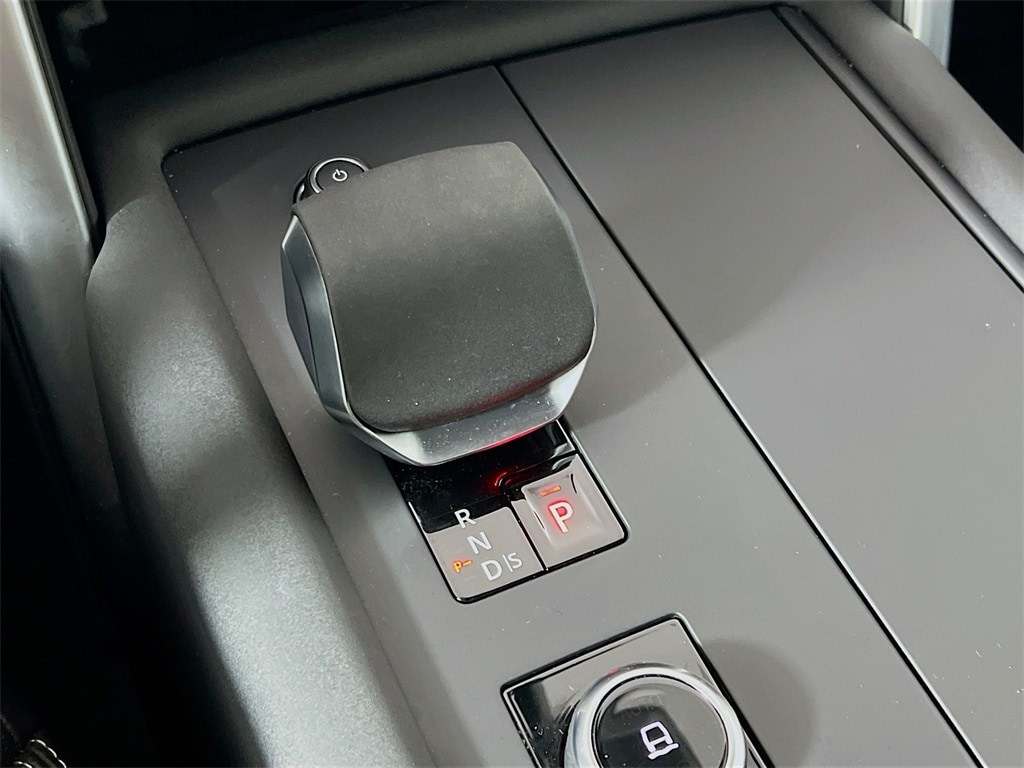 2025 LAND ROVER DISCOVERY - Image 17