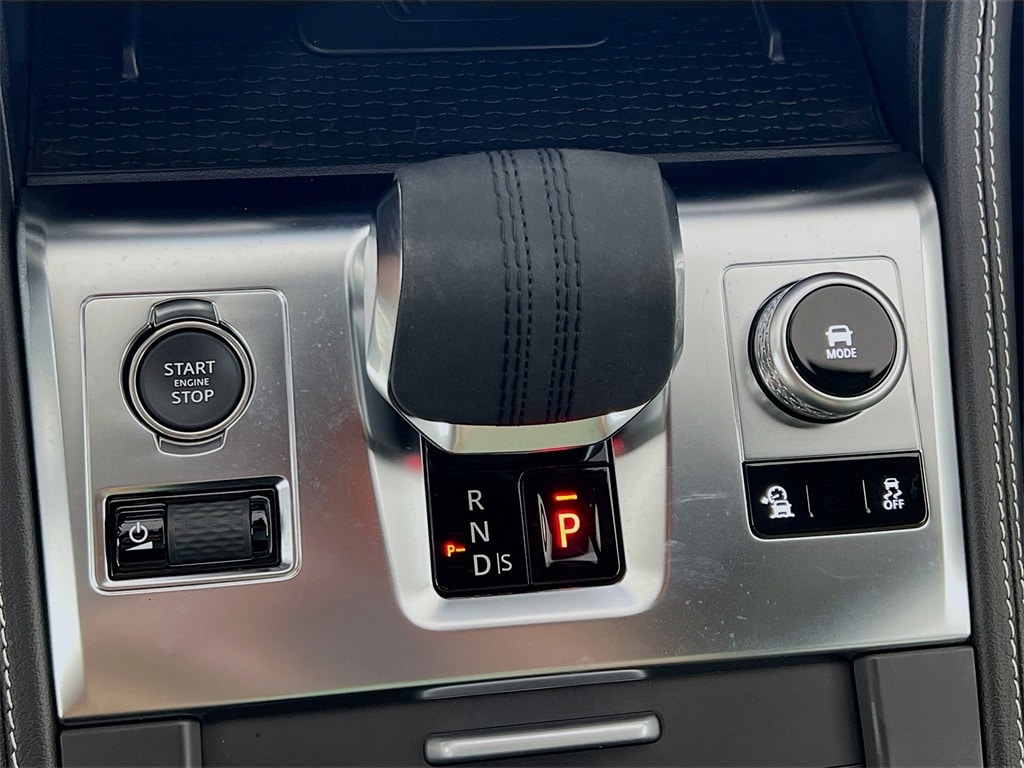 2025 JAGUAR F-PACE - Image 17