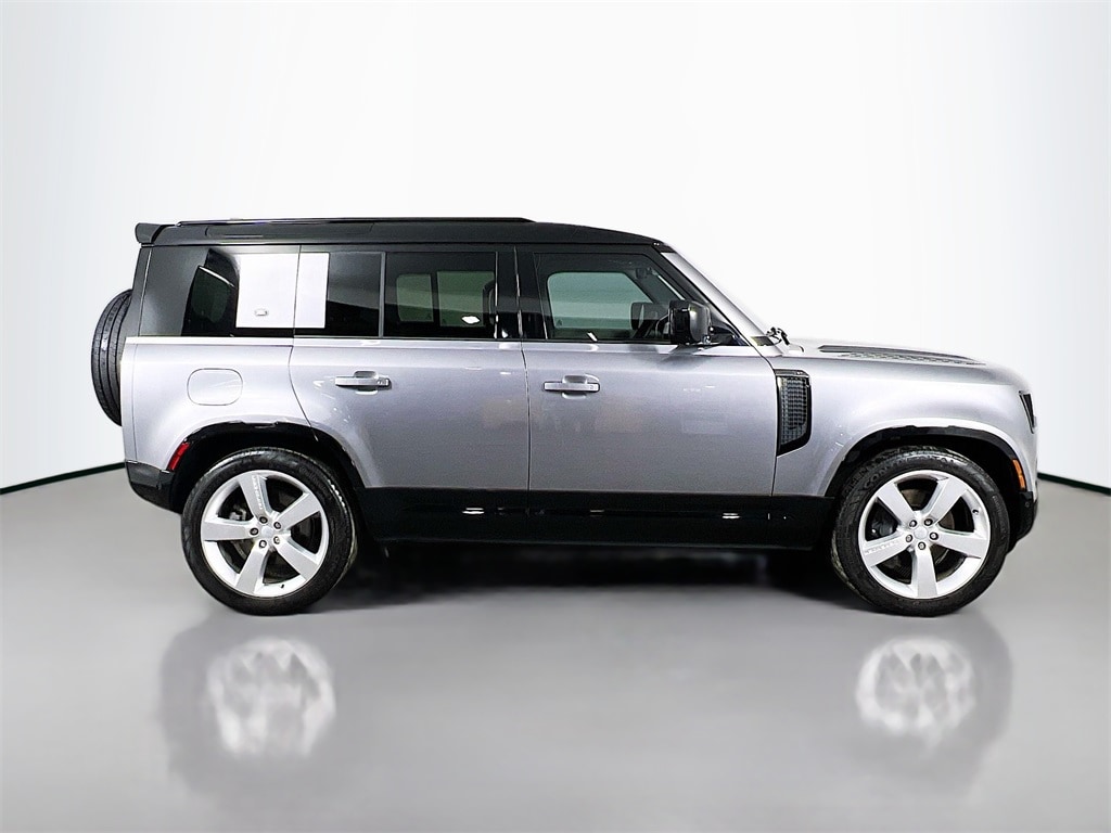 2024 LAND ROVER DEFENDER - Image 4