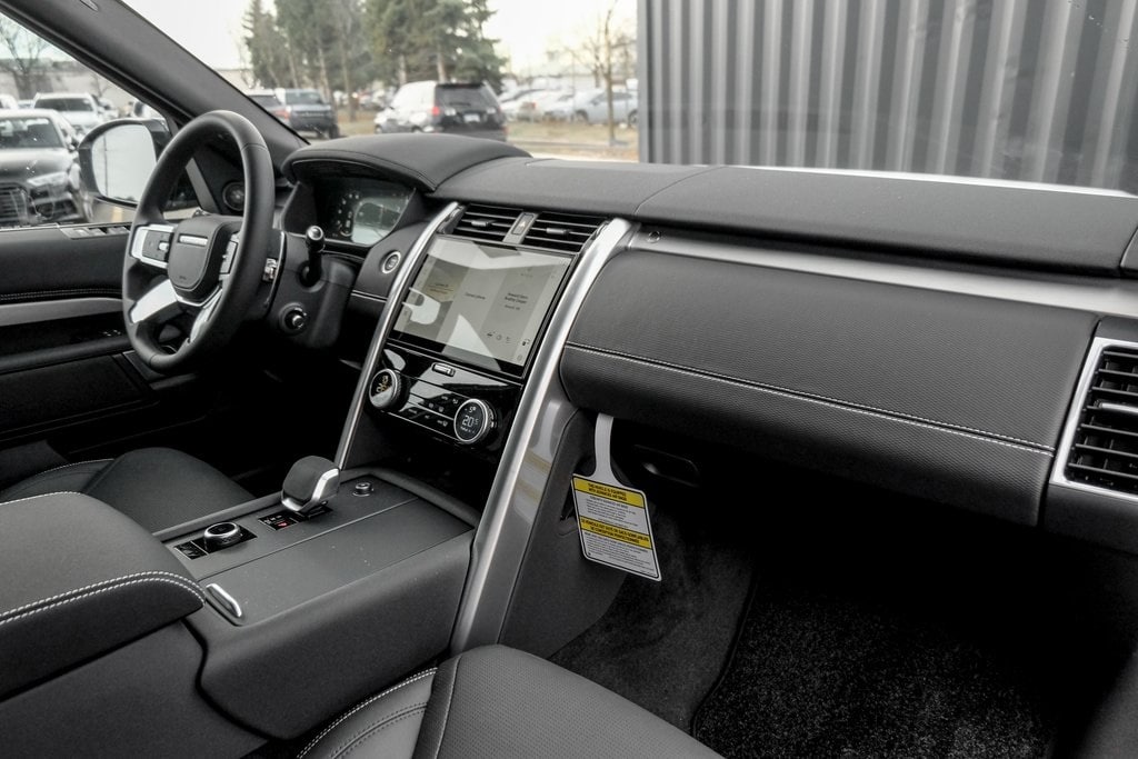 2025 LAND ROVER DISCOVERY - Image 22