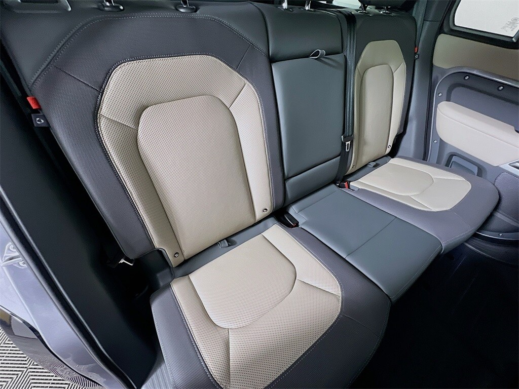 2024 LAND ROVER DEFENDER - Image 29