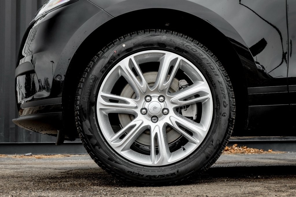 2026 LAND ROVER RANGE ROVER VELAR - Image 4