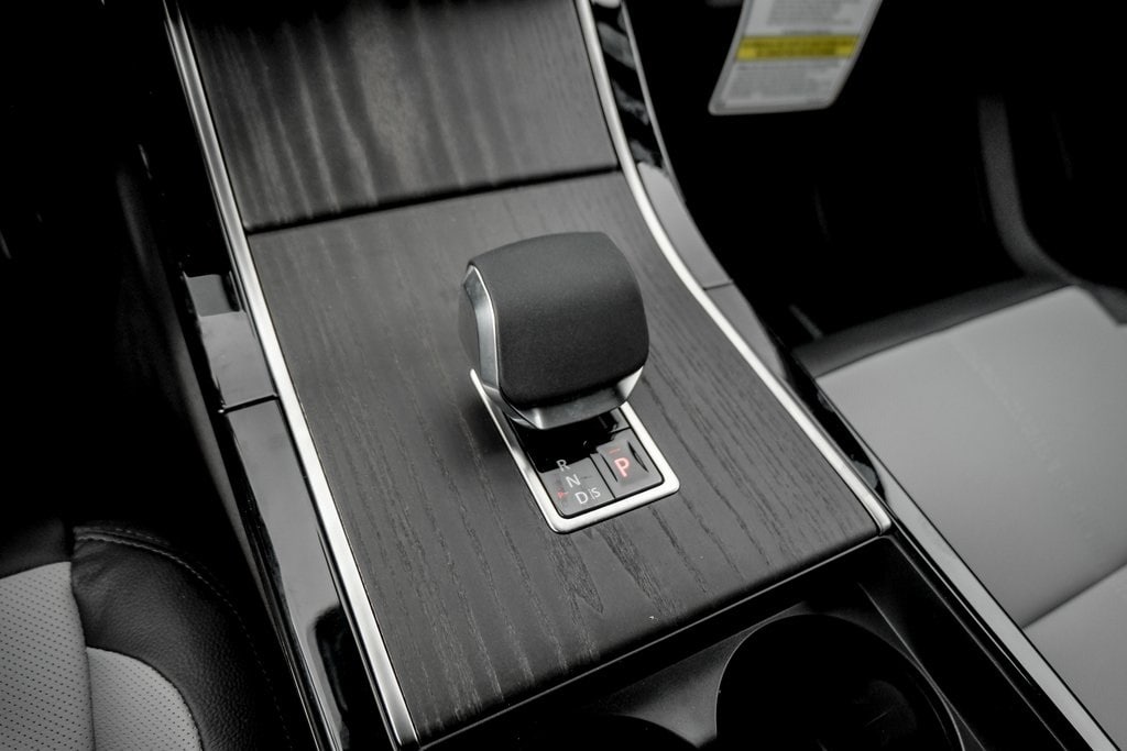 2026 LAND ROVER RANGE ROVER VELAR - Image 15