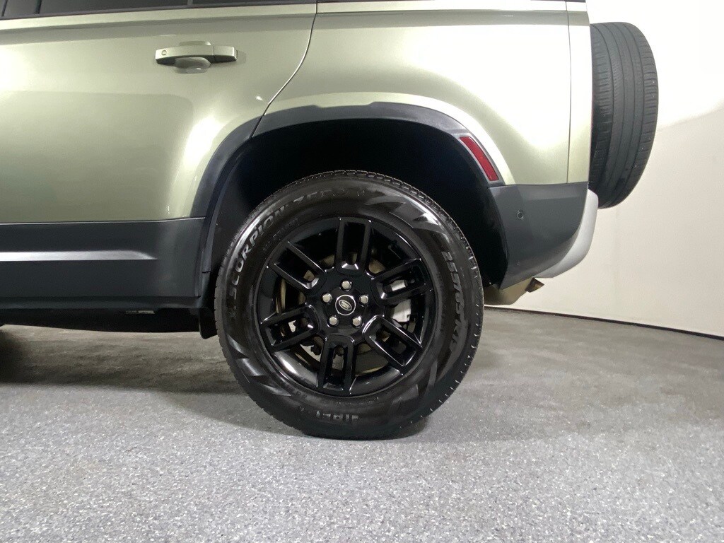 2025 LAND ROVER DEFENDER - Image 32