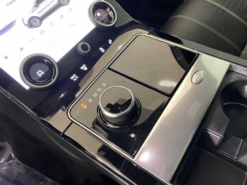 2020 LAND ROVER RANGE ROVER VELAR - Image 24