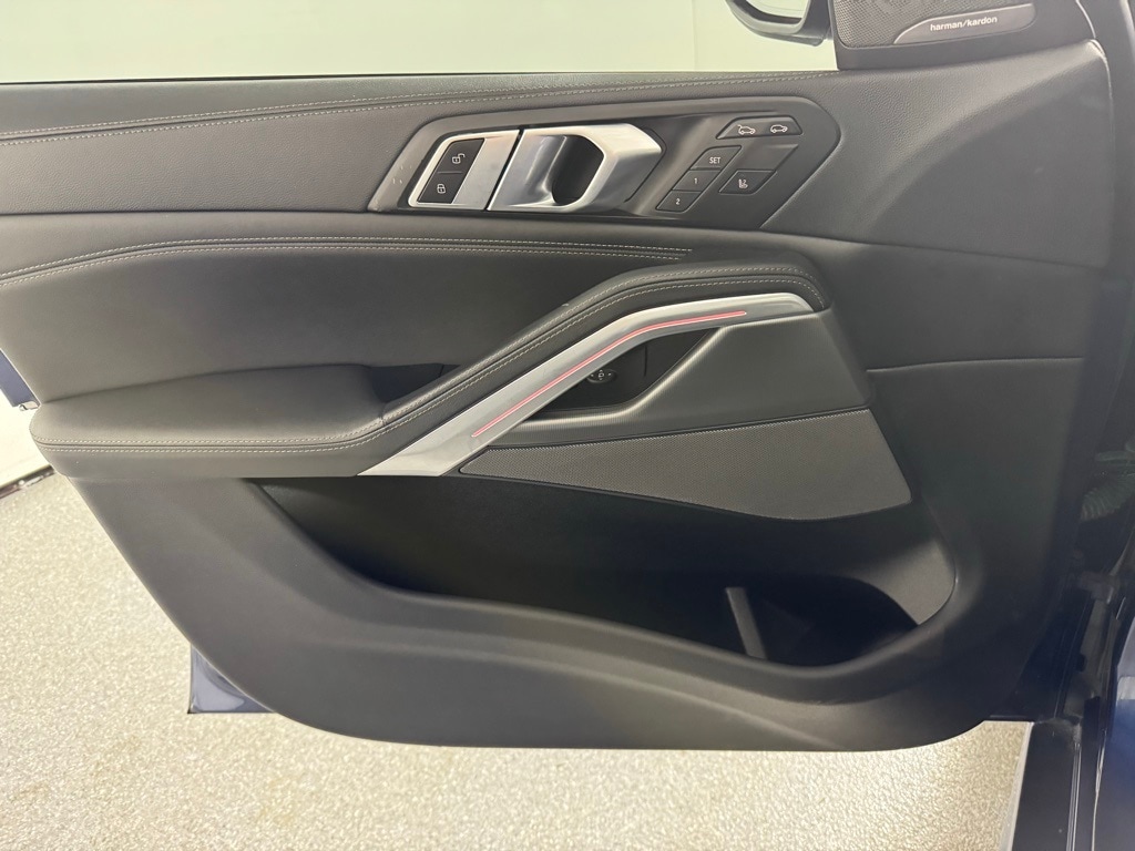 2022 BMW X6 - Image 11