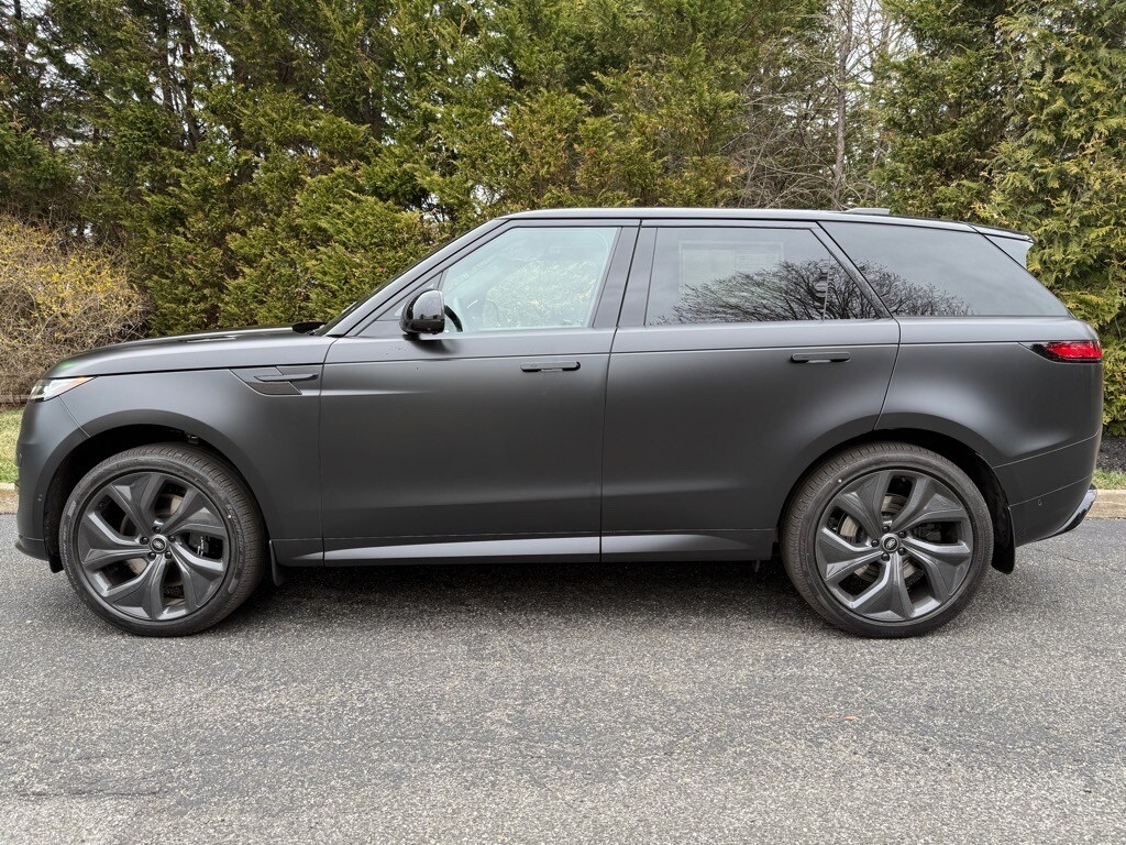 2025 Land Rover Range Rover Sport SE photo 2