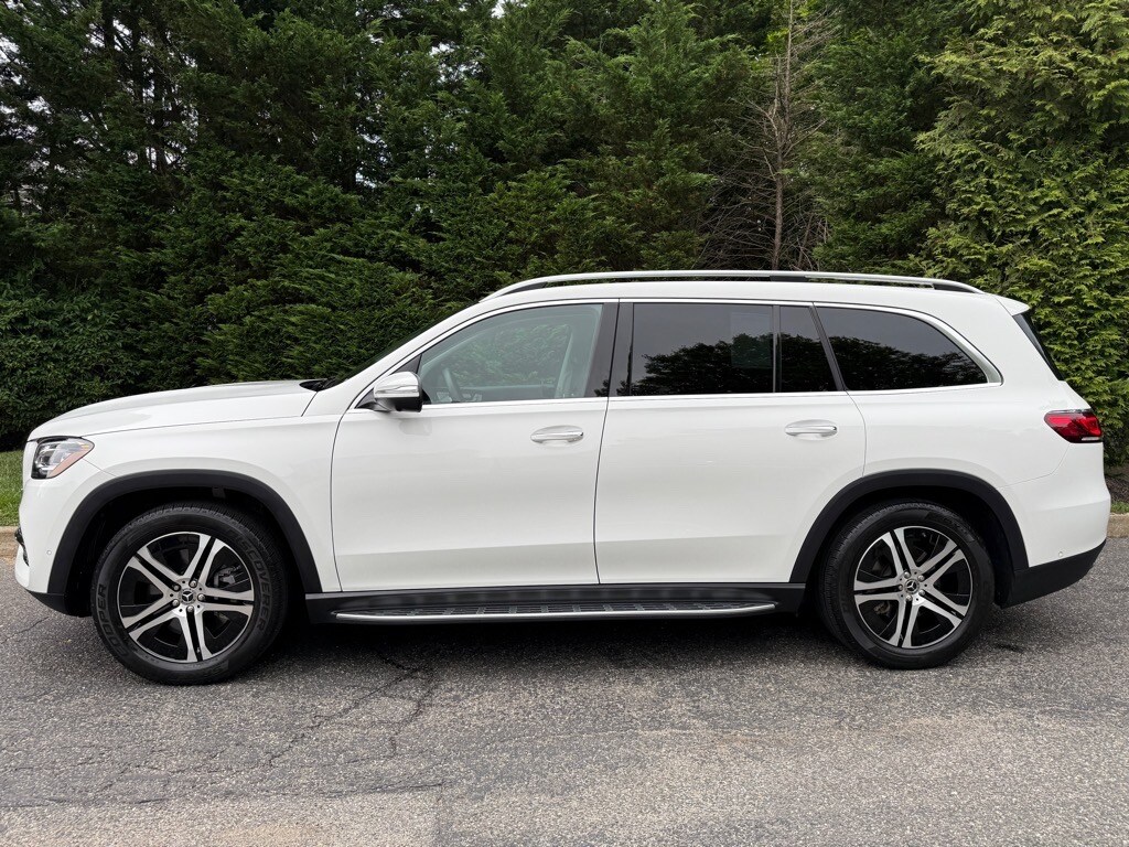 2023 Mercedes Benz GLS 450 4MATIC photo 2