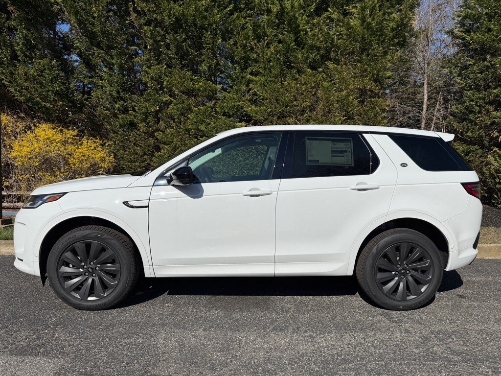 2025 Land Rover Discovery Sport S photo 2