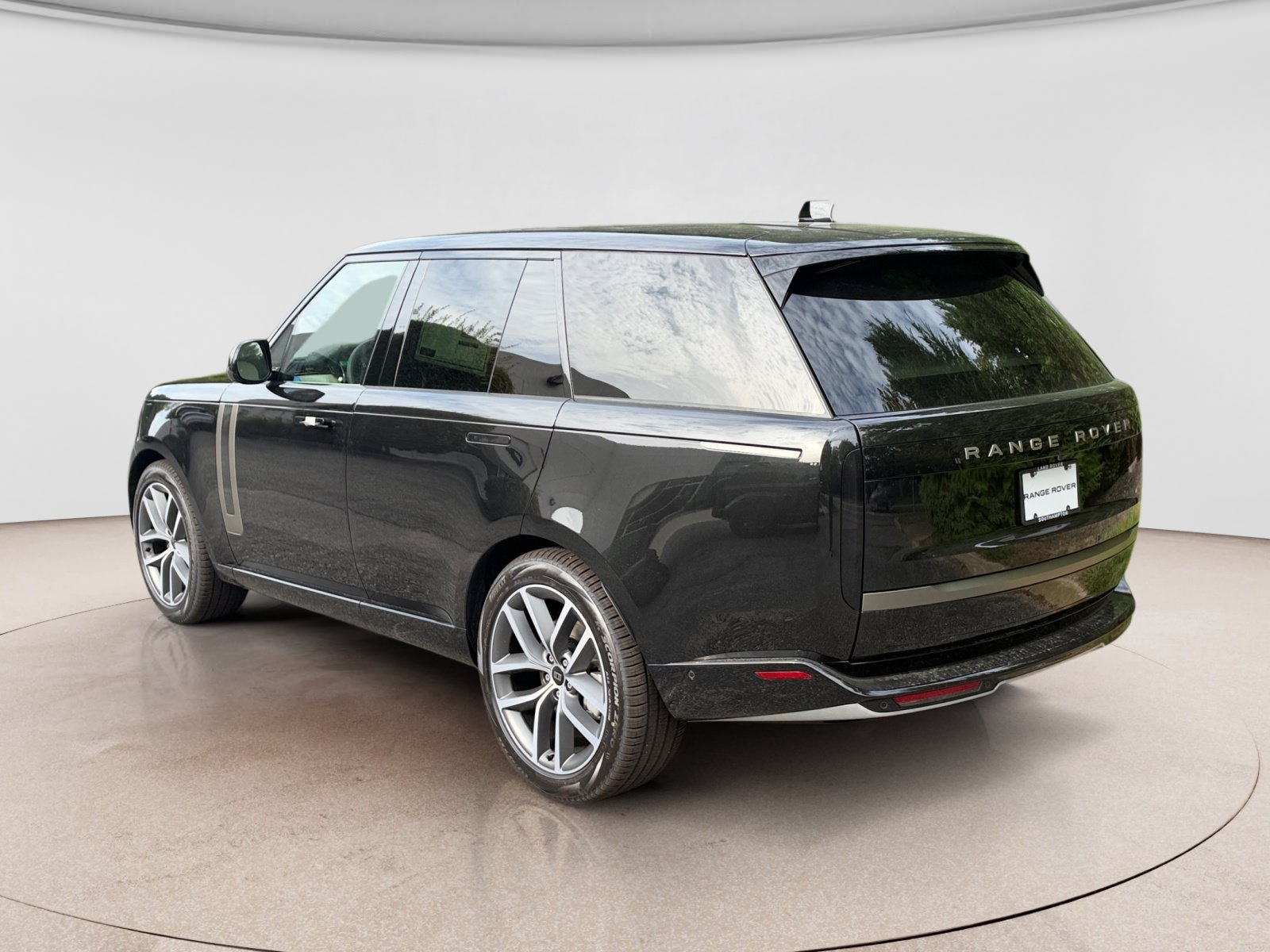 New 2027 Land Rover Range Rover SE SUV
