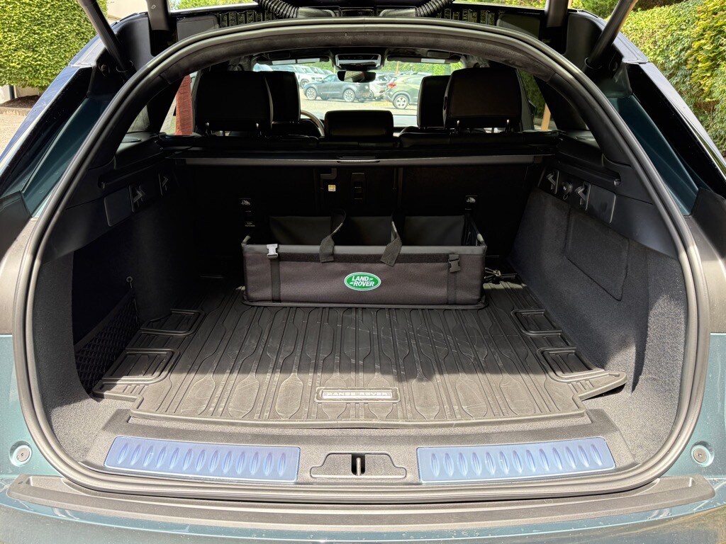 2026 Land Rover Range Rover Velar P400 Autobiography photo 4